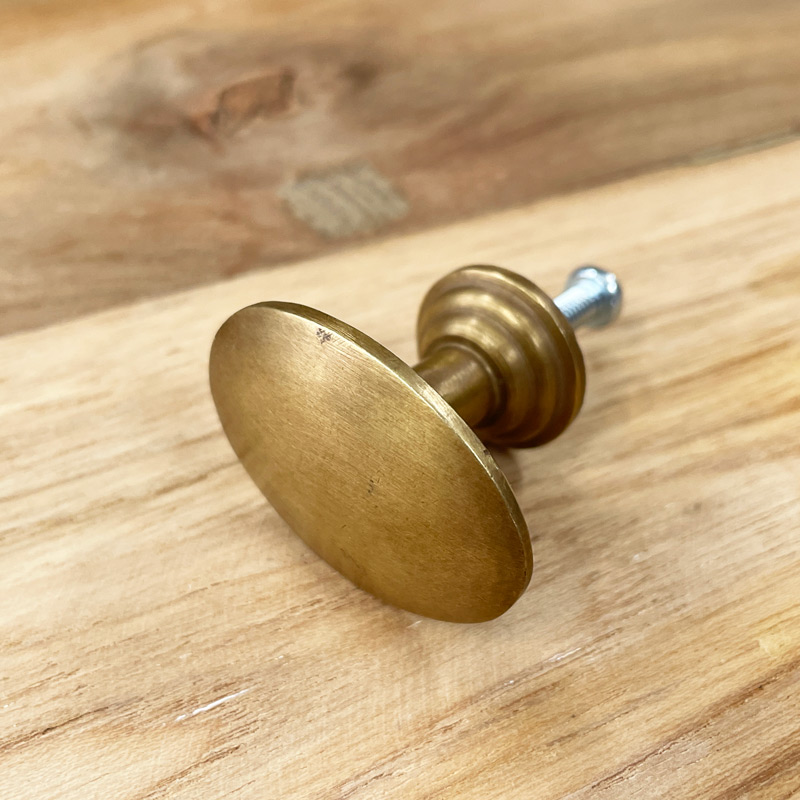 ^J Lrlbg o   <br> OVAL CABINET KNOB   48g